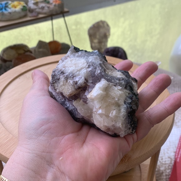 Brazilian Amethyst and calcite crystal - Picture 8 of 11